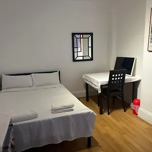 2* Hotel Brick Lane